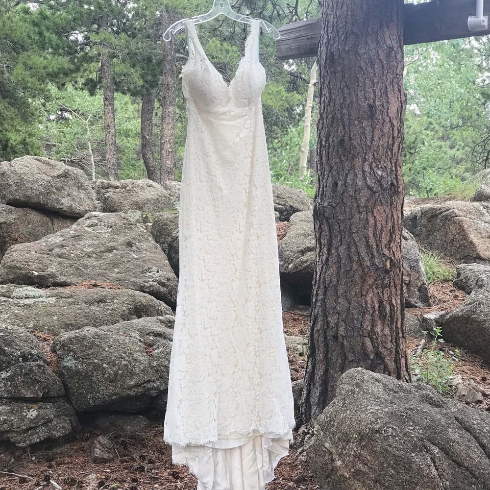 Beautiful lace Adria Gown gown by NYC designer. - Picture 3 of 8